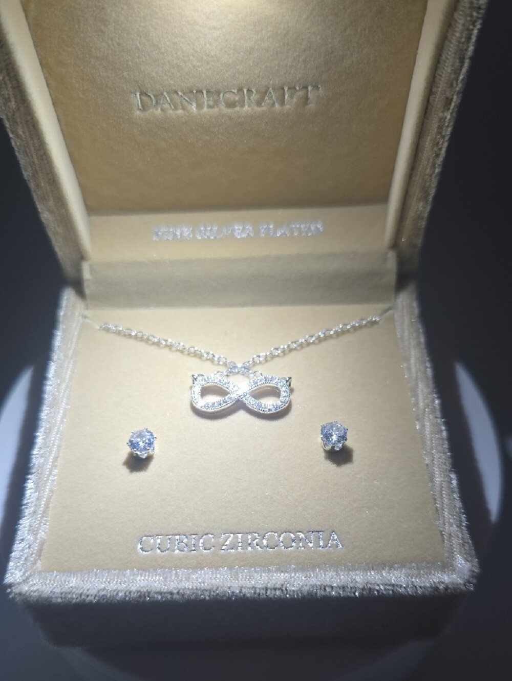 Danecraft Fine Silver Plated Infinity Necklace W/ Cubic Zirconia Studs (NWOT)🩶 - Picture 3 of 6